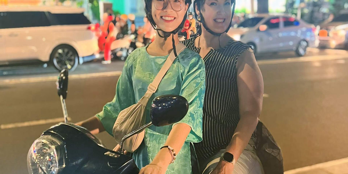 Saigon - Night Street Tour on Bike with Female Riders on shared transfers